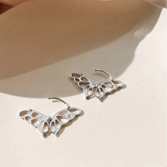 *NEW 925 Sterling Silver Butterfly Hoop Earrings - Picture 4 of 8
